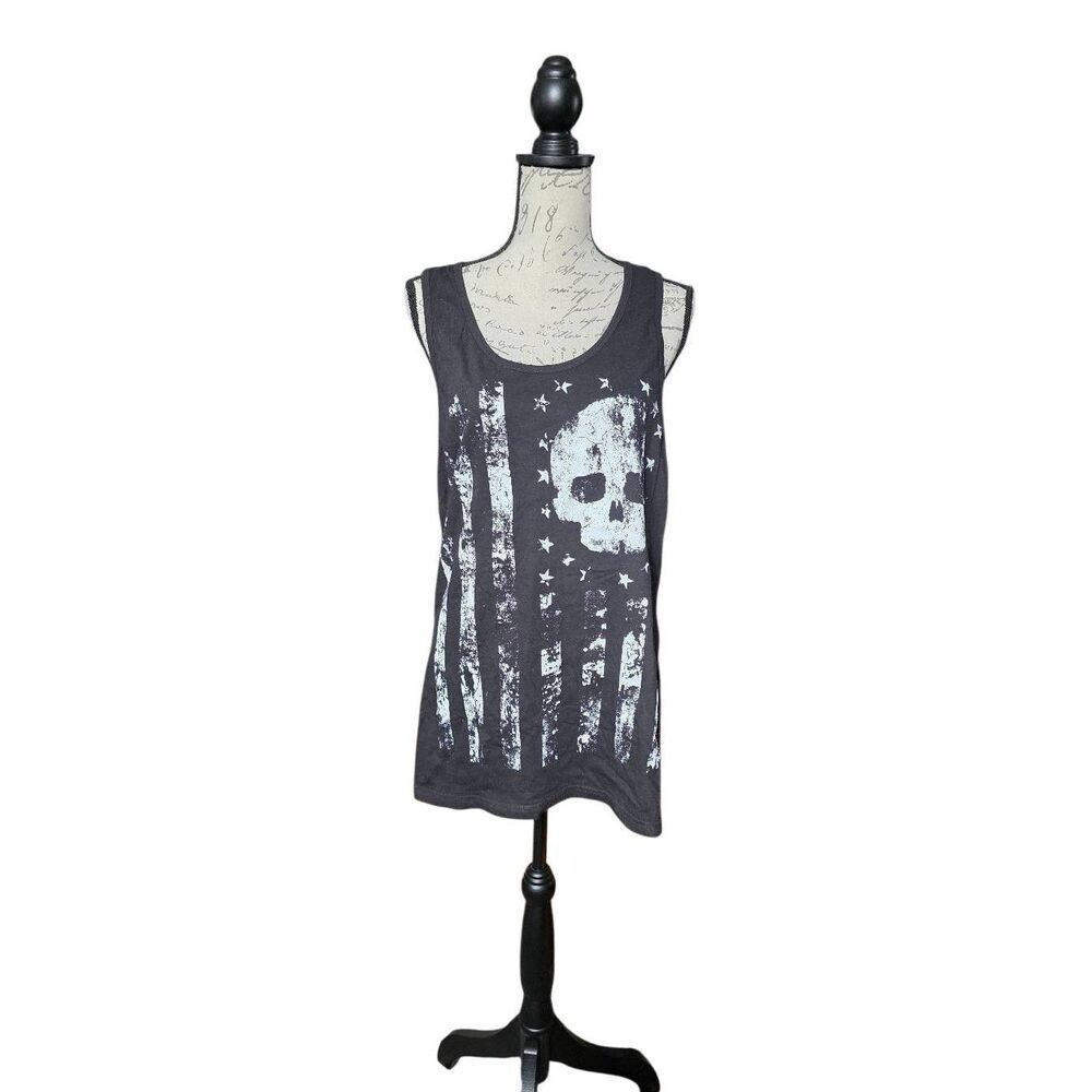 Black Matter Size Medium Black White Distressed Skull Flag Tank